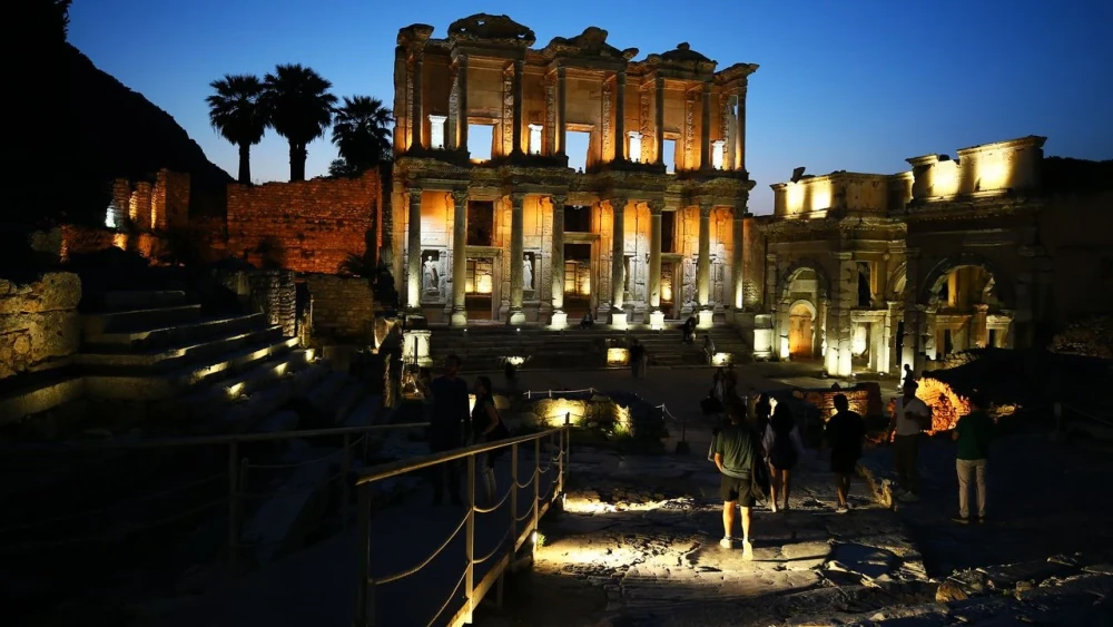 Ephesus bei Nacht: Geschichte im Mondschein erkunden